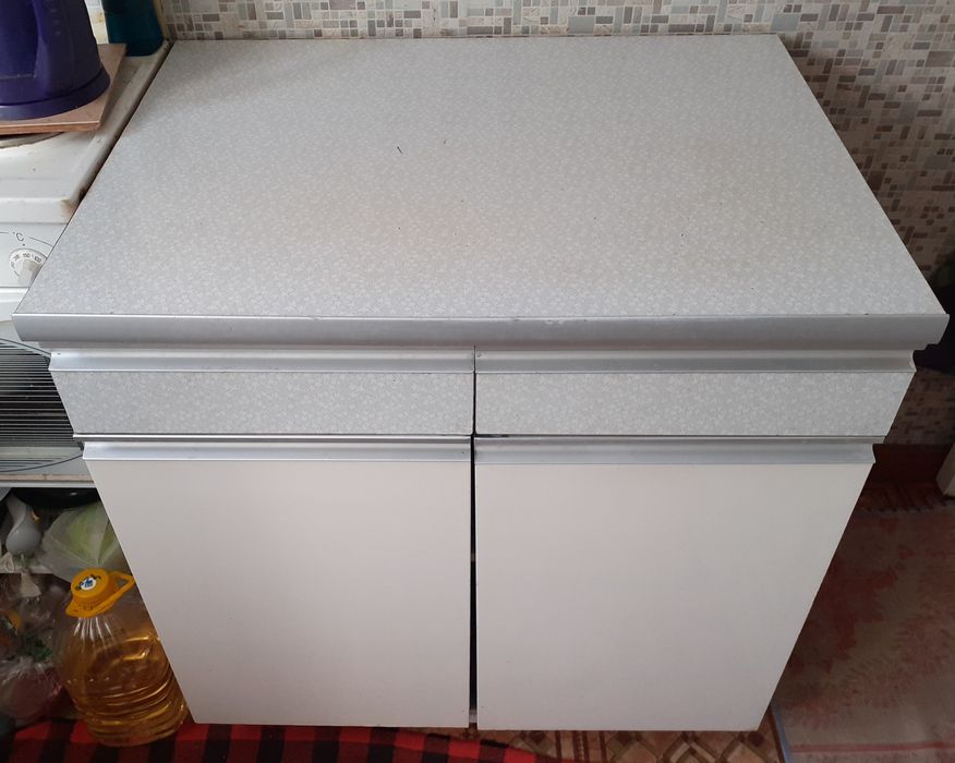 Продам кухонный стол-комод
