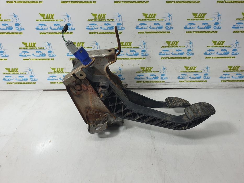 Pedala frana ambreiaj 8200874852 Dacia Duster 1 (2010 - 2013)