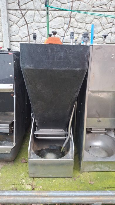 Hranitoare porci automate/Boxe fatare/Podele