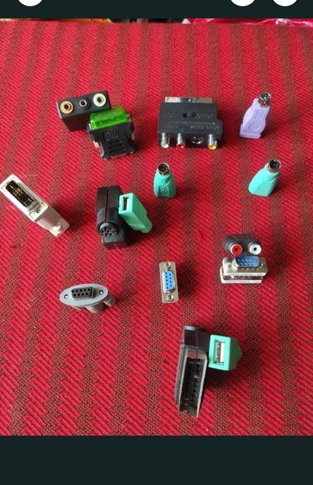 Conectori, mufe și adaptoare pentru diverse sisteme de conexiune! Unele sunt noi-nouțe, în țiplă, nefolosite