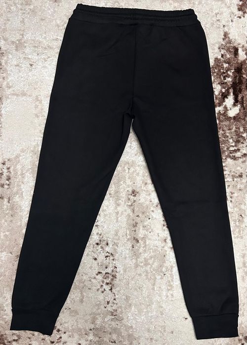 Vând compleu nou de bărbați Amiri