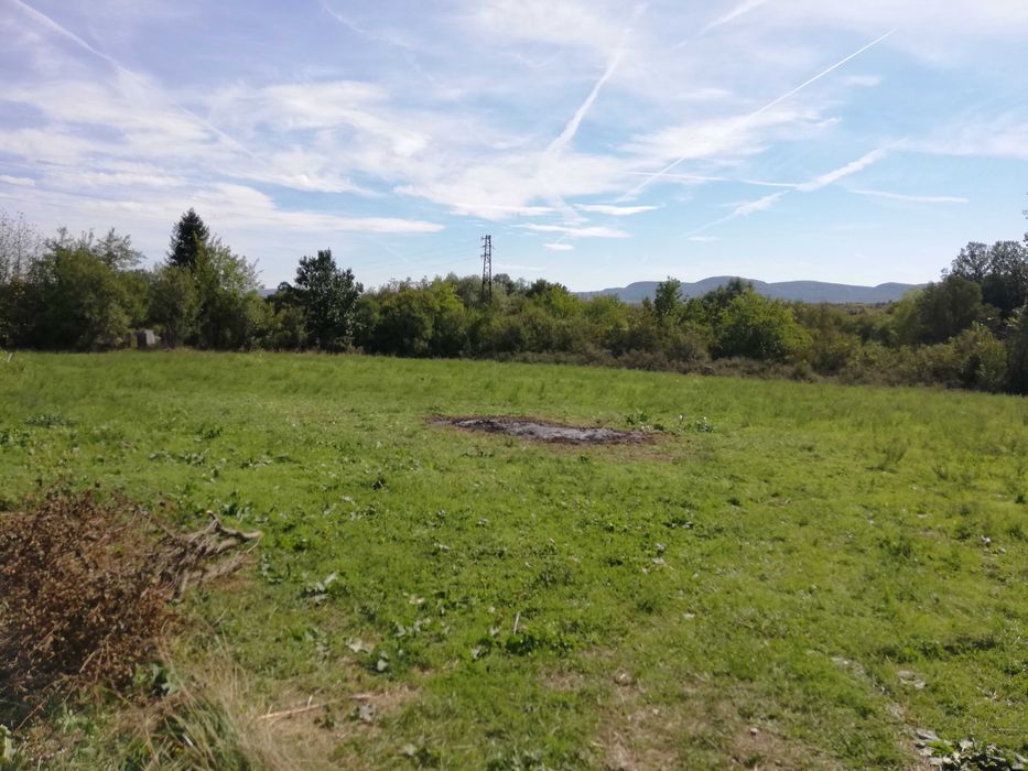 Продавам имот в с.Горно Пещене, общ.Враца