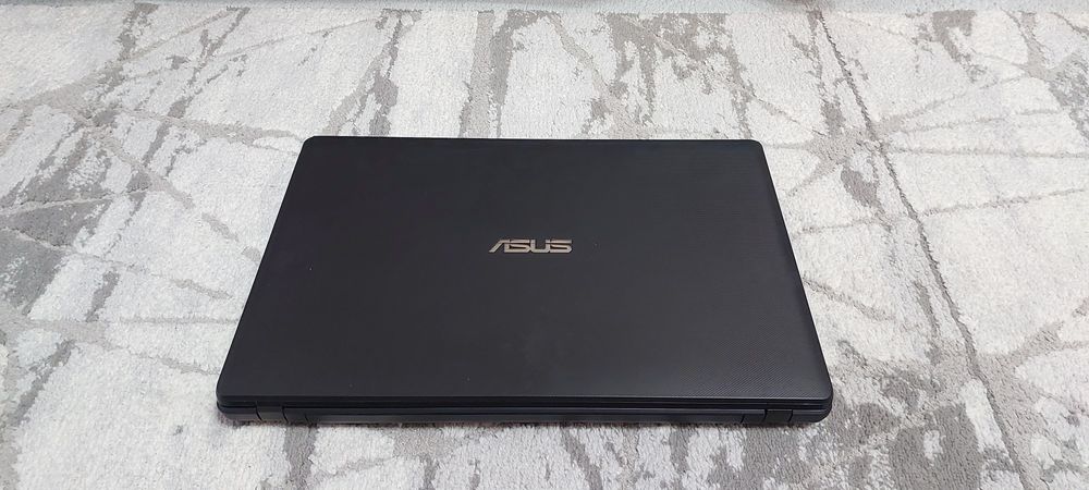 Ноутбук Asus X552C