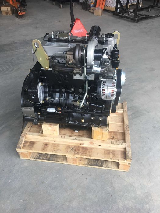 Motor JCB 444 68 kW TC 12V nou pentru JCB 3CX – motor complet