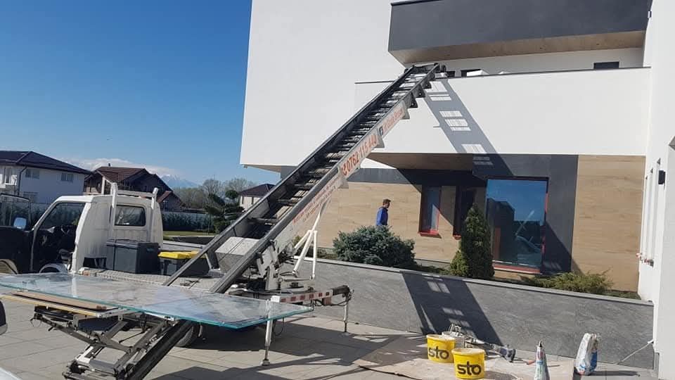 Lift girafa,  lift exterior pana la etajul 8, de ridicat panouri,țiglă,  mobilă, mutari