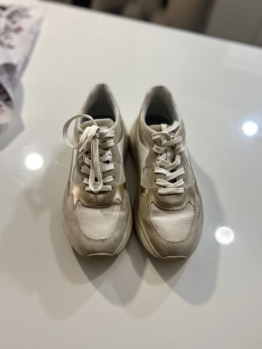 Сникърси бежови geox