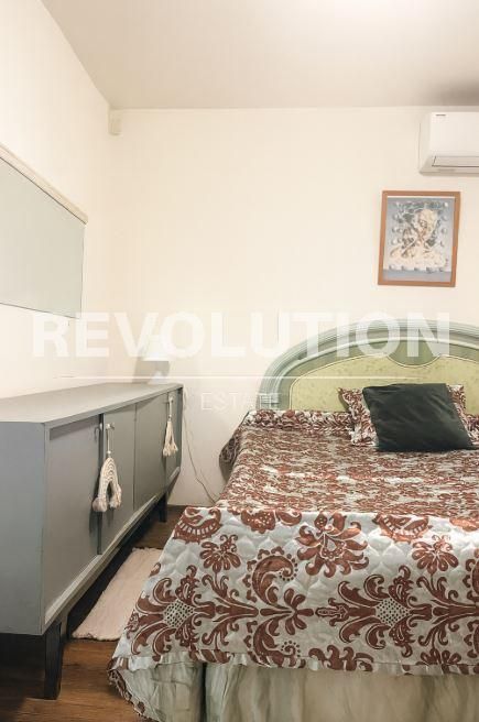 Дава се под наем Едностаен апартамент в Варна, Спортна зала - 40 кв.м за 350 € - Снимка #1