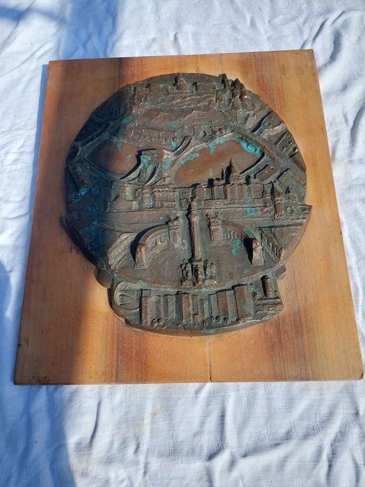 Lucrare turnata cupru semnată