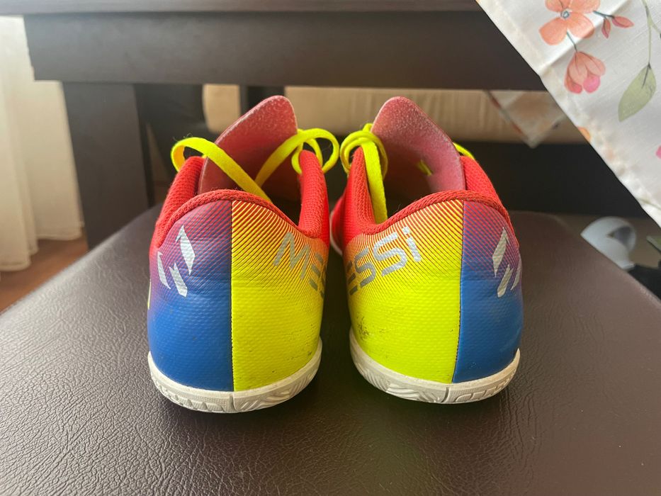 Детски обувки за трева