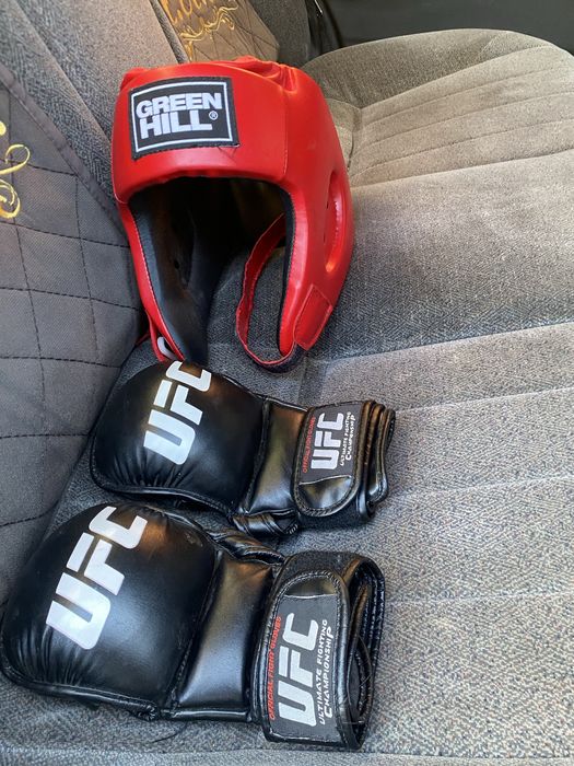 перчатка и шлем б/у,состояние нормальное