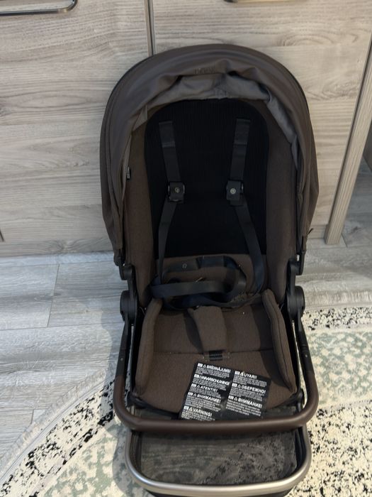 Продам коляску anex iq