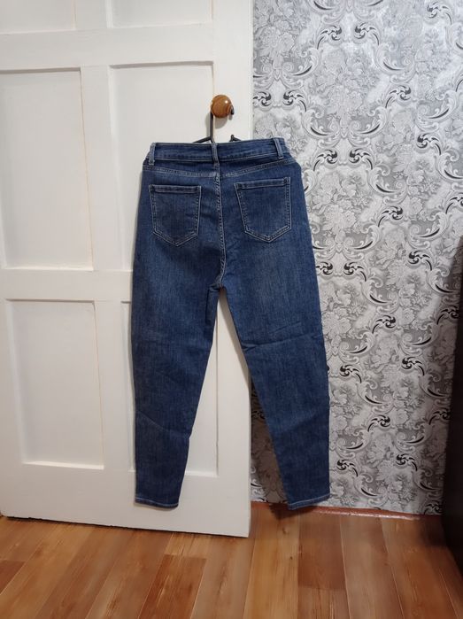 Продаются джинсы в отличном состоянии.