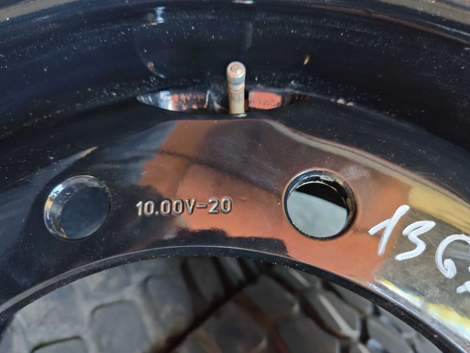 1 Нова джанта 10.00V-20 с гума 365/85R20 Michelin X Force ZL 164K DOT2524 M+S POR RADIAL TL TT