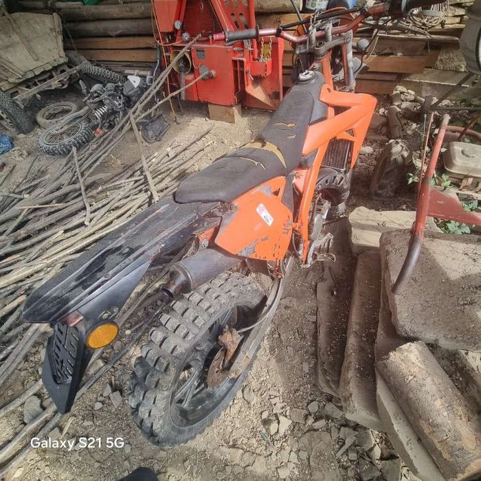 Vând cros Rieju 90 2T (schimb cu cros,scuter)