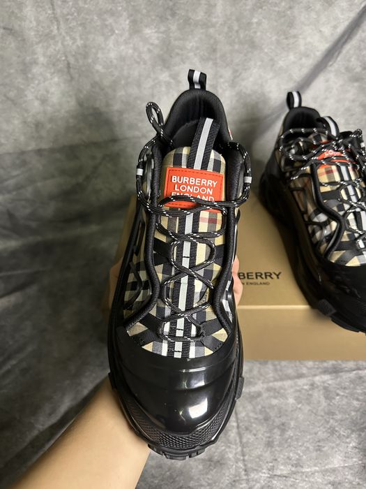 Обувки Burberry Arthur