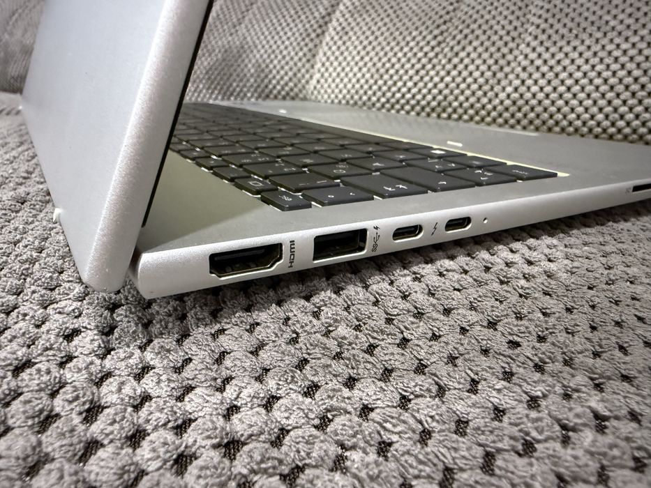 HP Elitebook 860 G10 i5 1345u 16gb 512Gb