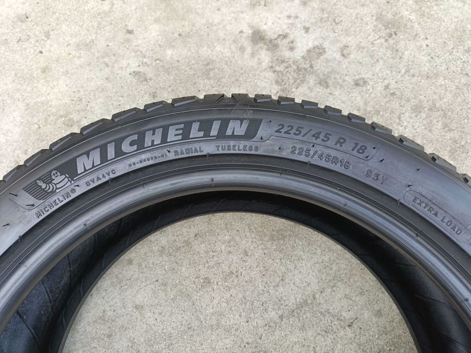 O anvelopa 225 45 18 Michelin CrossClimate 2 profil 8 mm dot 2025