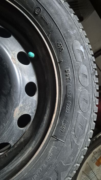 Vand 4 jante R14 cu anvelope in stare buna