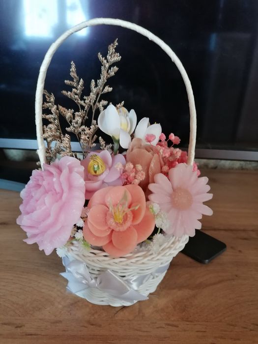 Подаръчни восъчни цветя