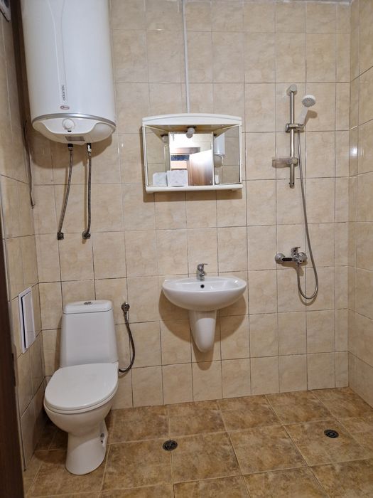 Дава се под наем Двустаен апартамент в Варна, Конфуто - 48 кв.м за 306 € - Снимка #2