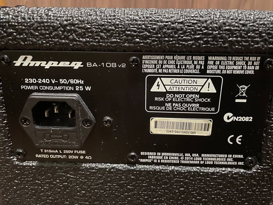 Продам басовый комбик