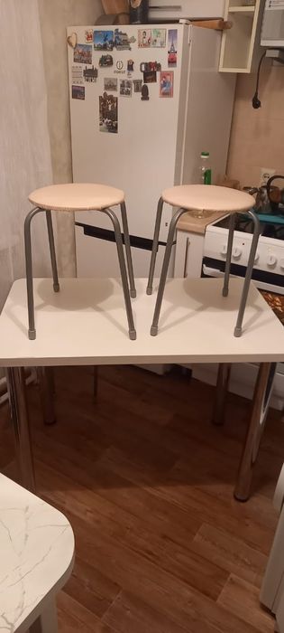 Продам стол кухонный