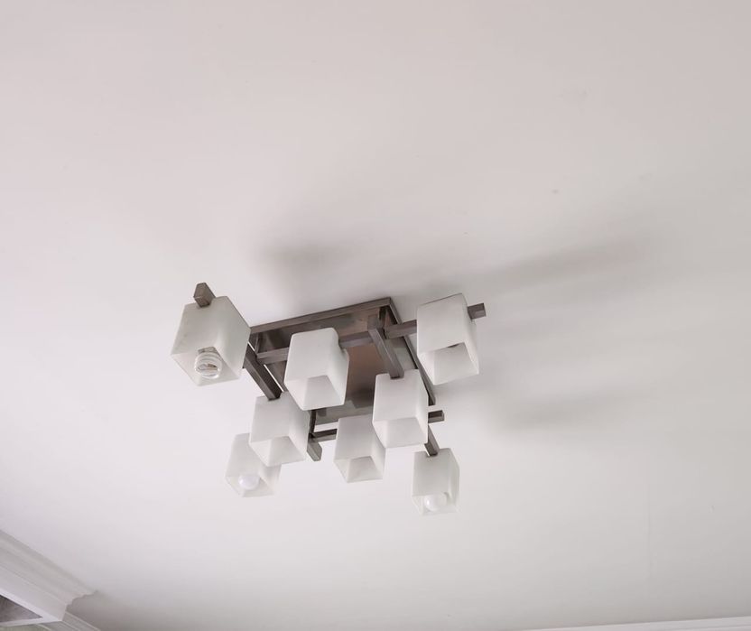 срочно продаются бу люстры