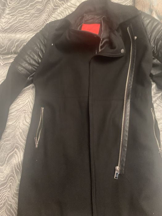 Продается демисезонное пальто , бренд  Манго