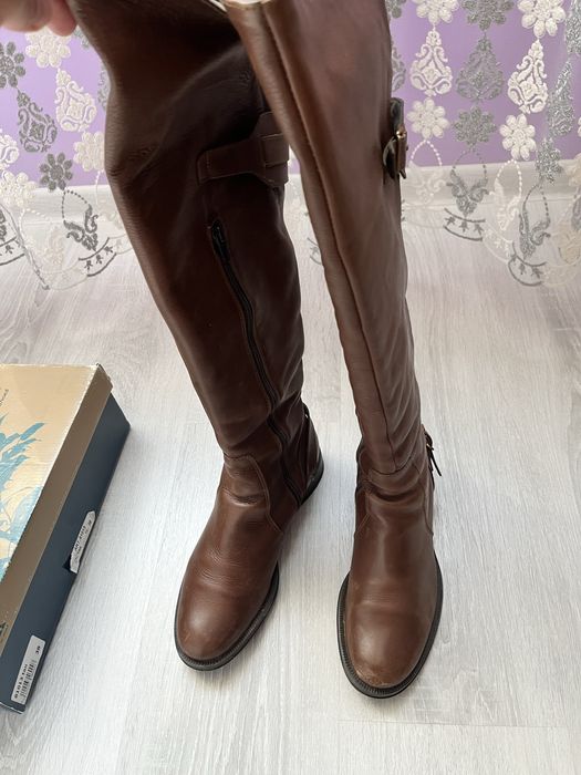 Продавам дамски ботуши