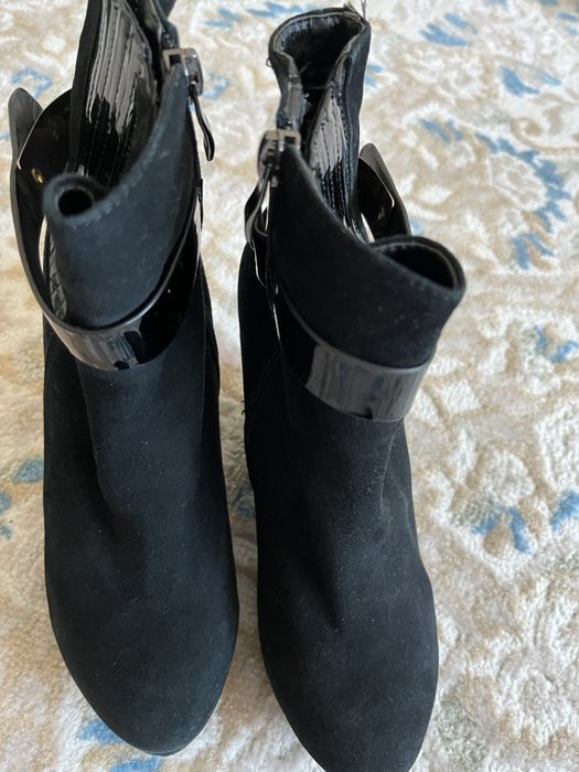 продам полусапожки замшевые