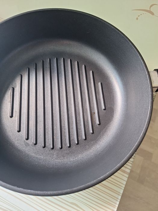 Сковорода гриль новая