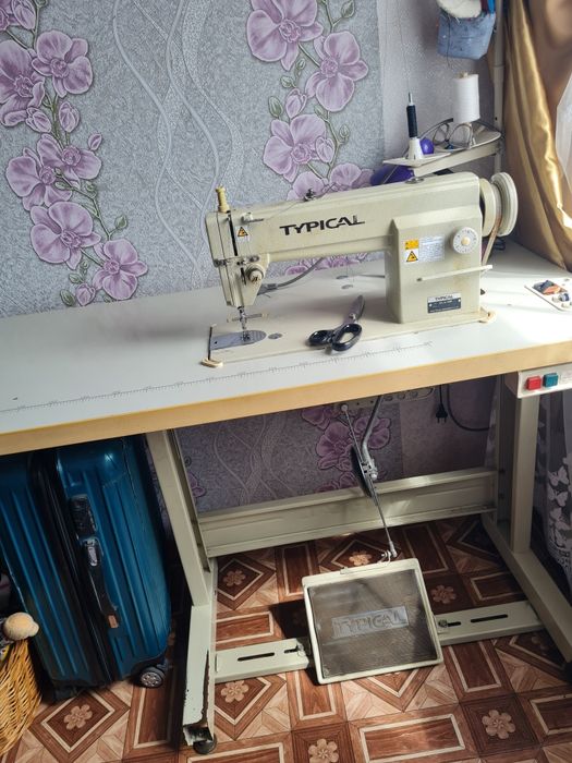 Продаётся швейная машинка