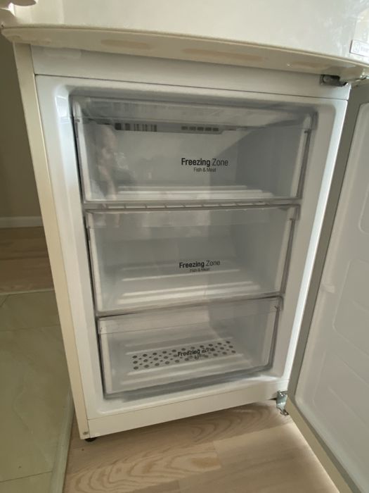 Продам холодильник LG