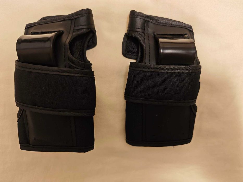 Наколенки, налъктници, протектори за китки размер S - комплект