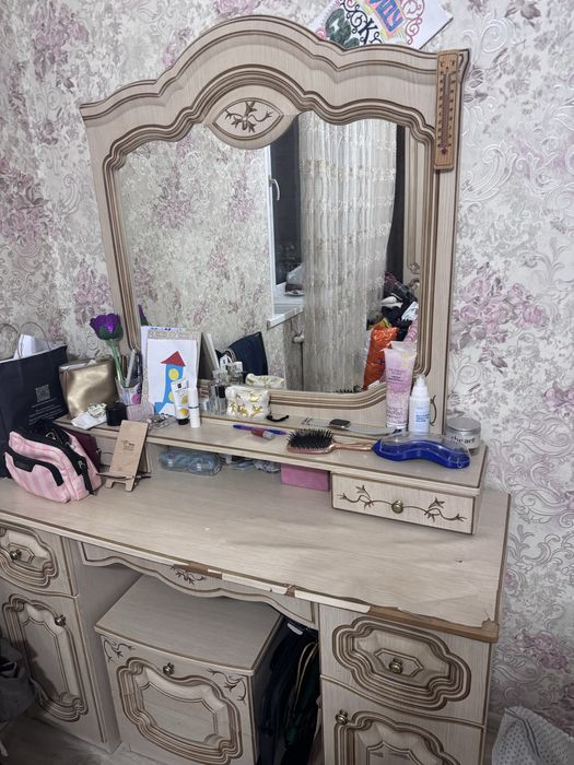 Продам спальный гарнитур