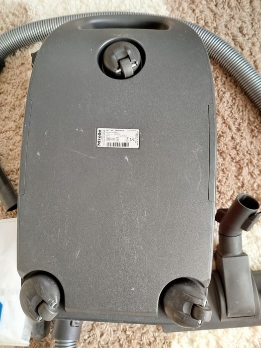 Прахосмукачка Miele c3