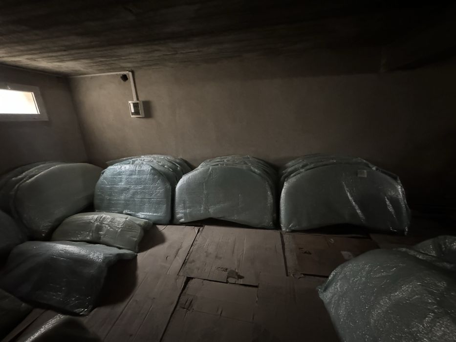 Kobalt kapot . Kobalt bagaj . Krelo bor kuzuflariyam bor