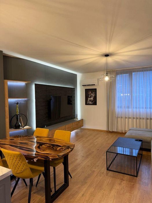 Дава се под наем Двустаен апартамент в София, Витоша - 95 кв.м за 796.62 € - Снимка #2