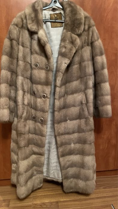 Продам Норковую шубу