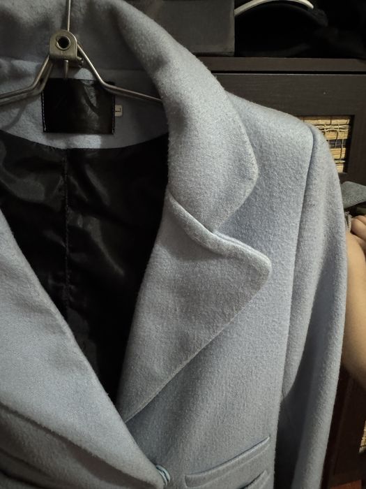 Пальто 42размера 2 шт разные