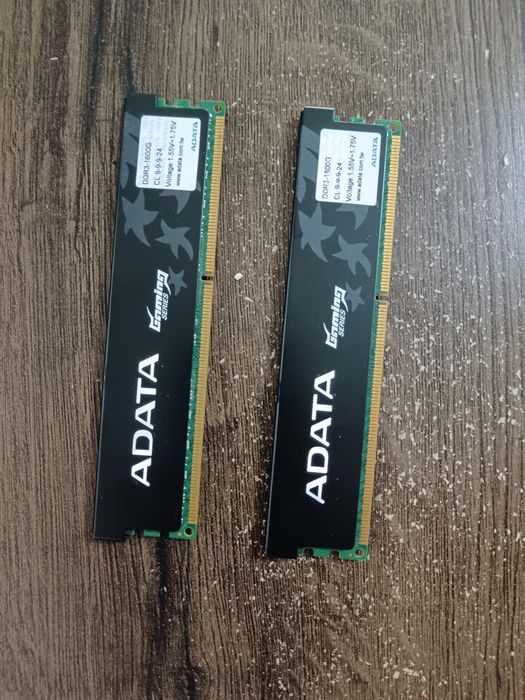 Продавам RAM DDR3 ADATA 2x2GB