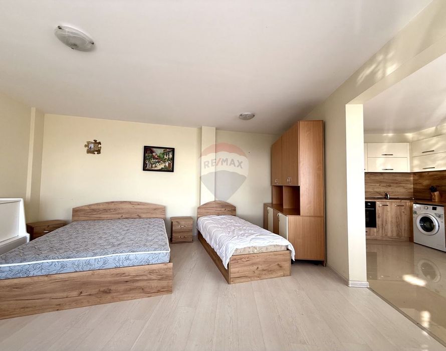 Къща с три спални, двор, барбекю и нескриваема панорамна морска гледк