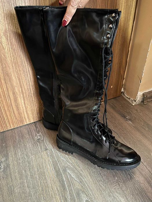 Ботуши р-р 39.Нови цена 35лв.