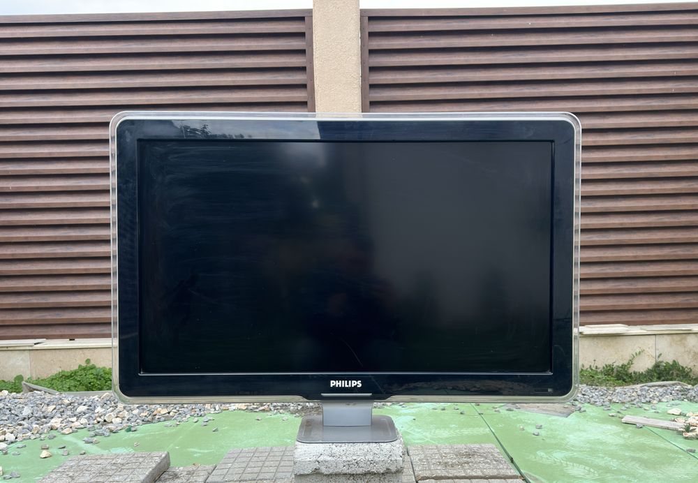 LCD телевизор 37” Philips с амбилайт 37PFL7603D/10