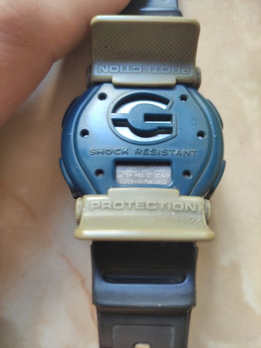 Casio g shock retro model DW003