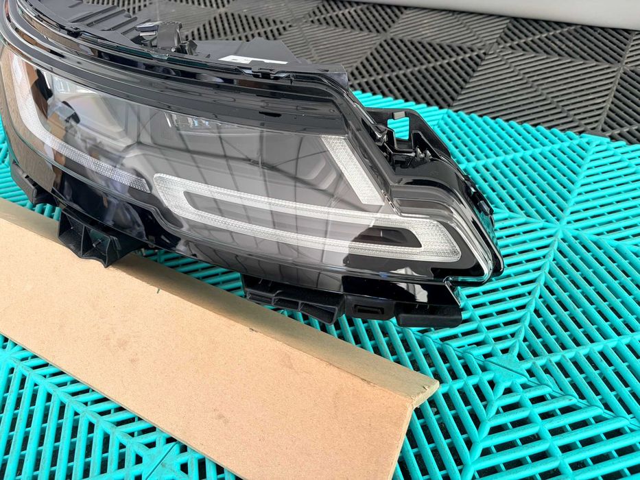Far dreapta LED Land Rover Range Rover Evoque L551 2018+ nou complet cu calculatoare original Valeo gri fumuriu