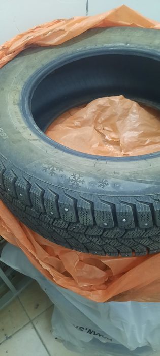 Продаю  комплект шин 15