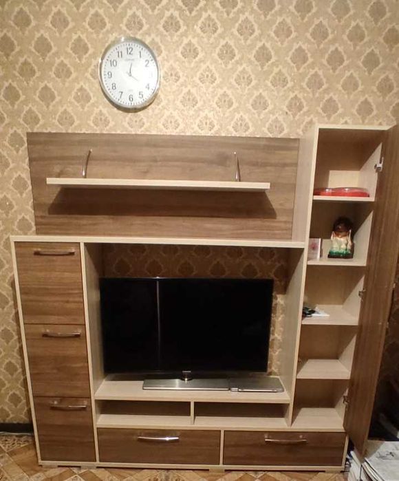 Продается  стенка  под ТВ для гостиной