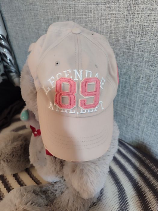 Продаются мужские кепки