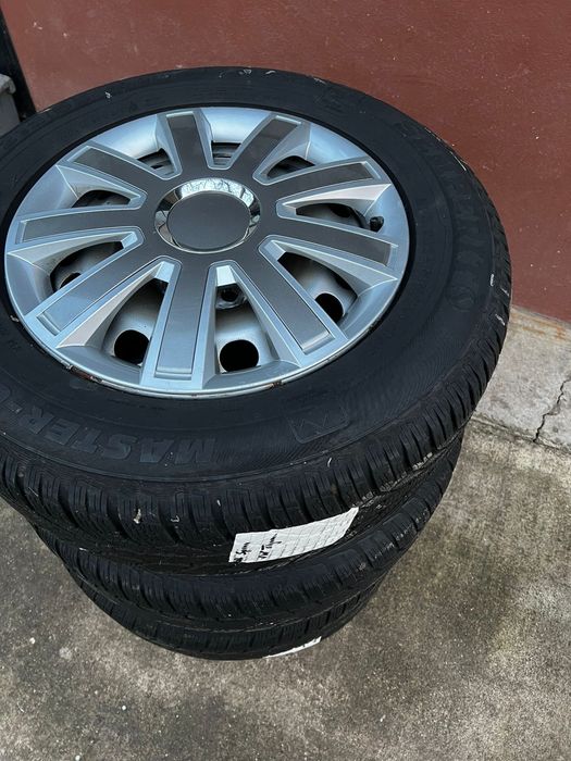 Set 4 roti cu anvelope de iarna Volkswagen Tiguan 215/65 R 16